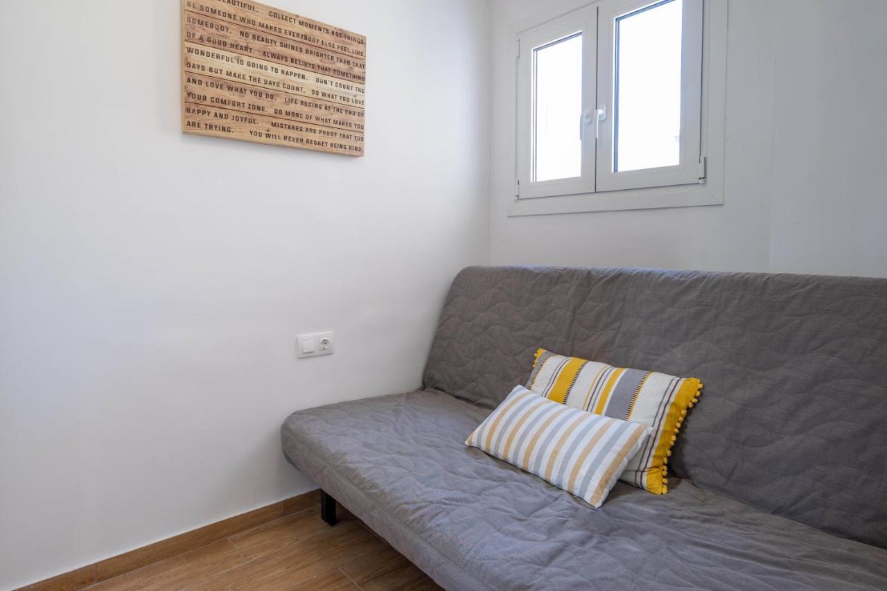 Апартаменты Newly Renovated 2Br Apt! Афины Экстерьер фото